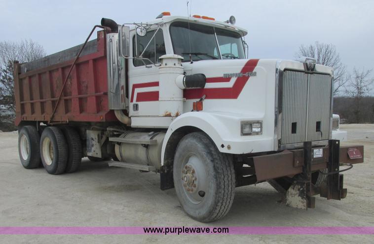 image for item E7134 1989 Western Star 4864F dump truck