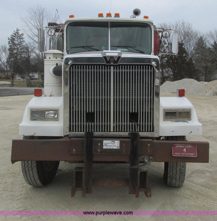 image for item E7134 1989 Western Star 4864F dump truck