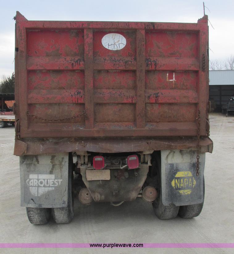 image for item E7134 1989 Western Star 4864F dump truck