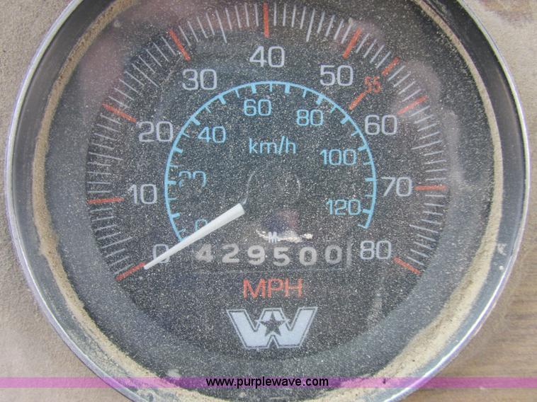 image for item E7134 1989 Western Star 4864F dump truck