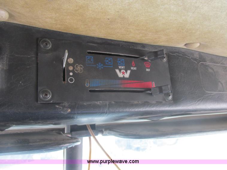 image for item E7134 1989 Western Star 4864F dump truck