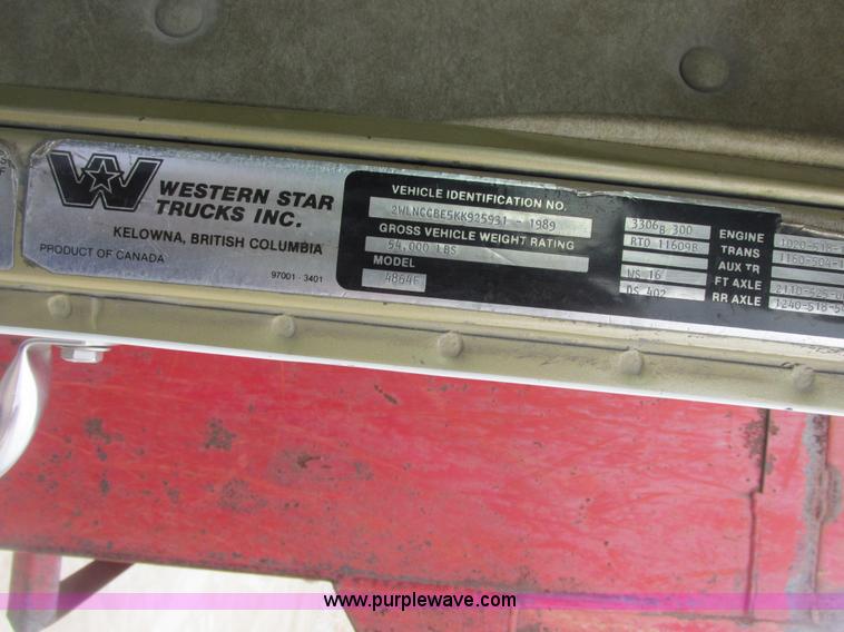 image for item E7134 1989 Western Star 4864F dump truck