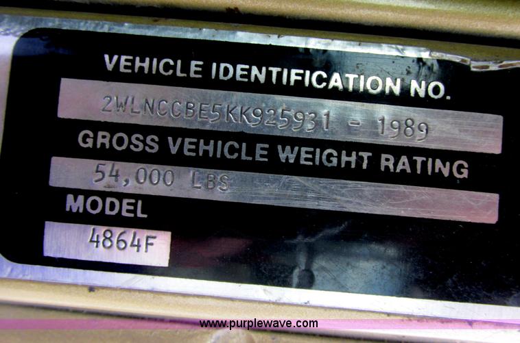 image for item E7134 1989 Western Star 4864F dump truck