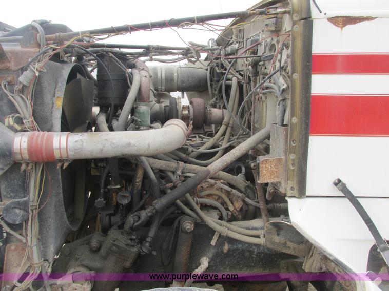 image for item E7134 1989 Western Star 4864F dump truck