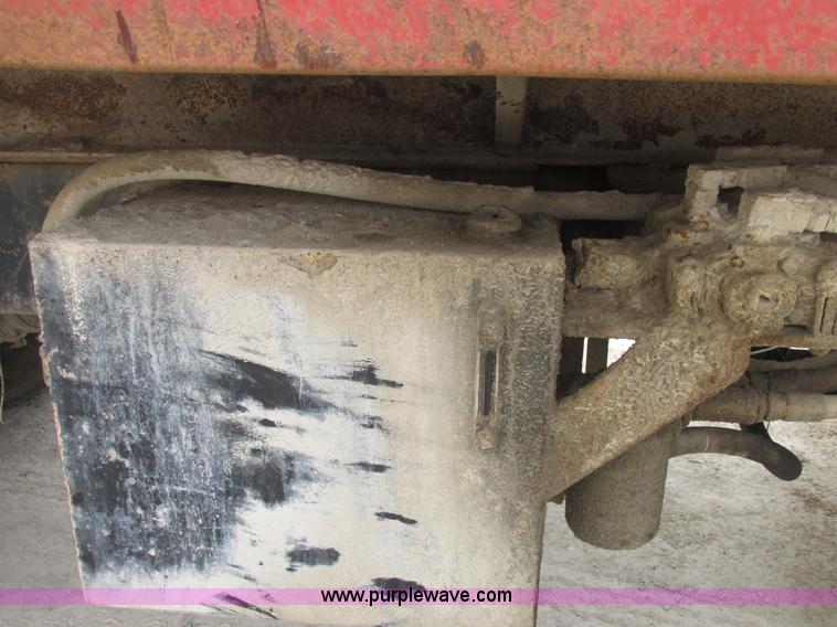 image for item E7134 1989 Western Star 4864F dump truck