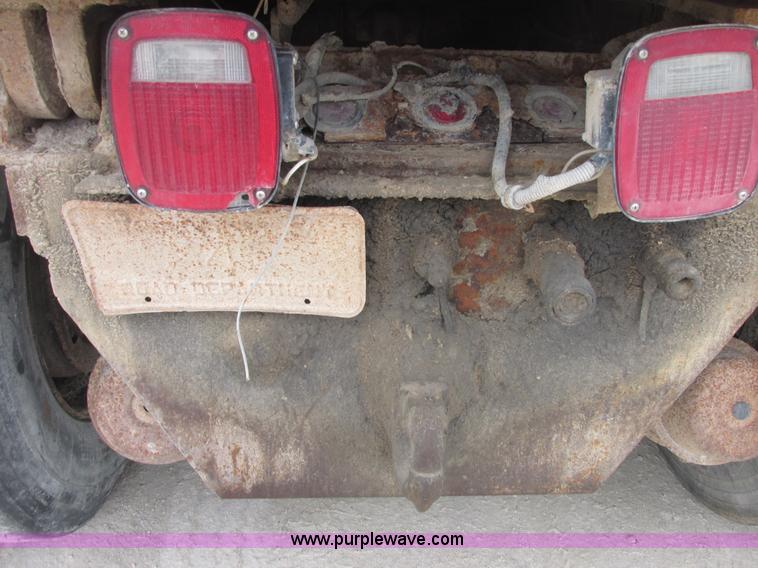 image for item E7134 1989 Western Star 4864F dump truck