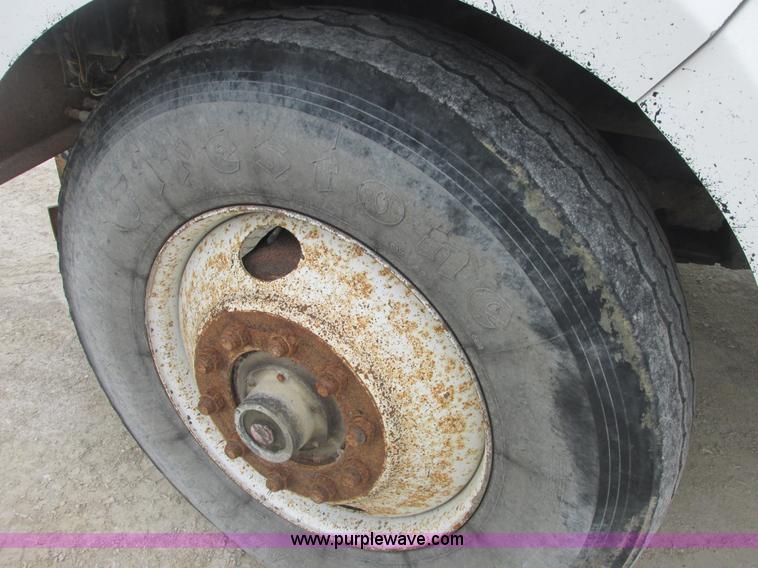 image for item E7134 1989 Western Star 4864F dump truck