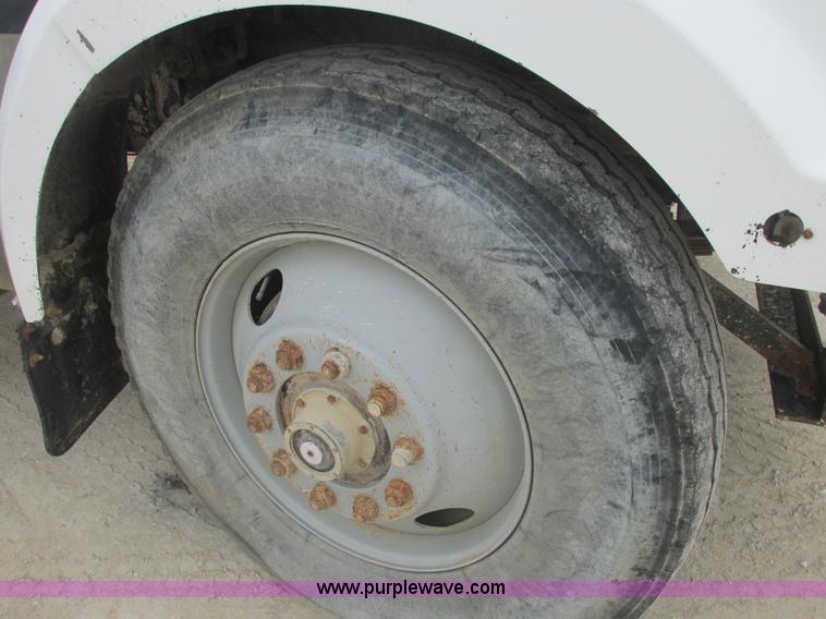 image for item E7134 1989 Western Star 4864F dump truck