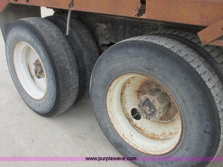 image for item E7134 1989 Western Star 4864F dump truck