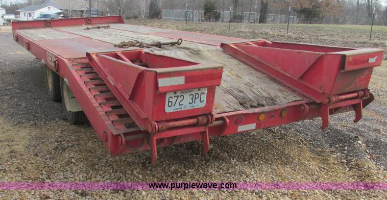 image for item E7135 1998 Talbert 20 ton tag trailer