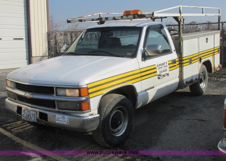 image for item E7149 1998 Chevrolet 3500 service truck