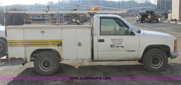 image for item E7149 1998 Chevrolet 3500 service truck