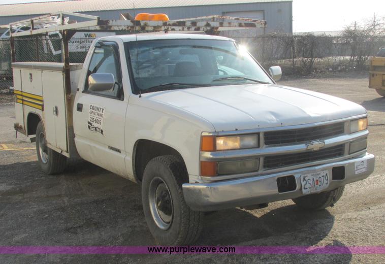 image for item E7149 1998 Chevrolet 3500 service truck