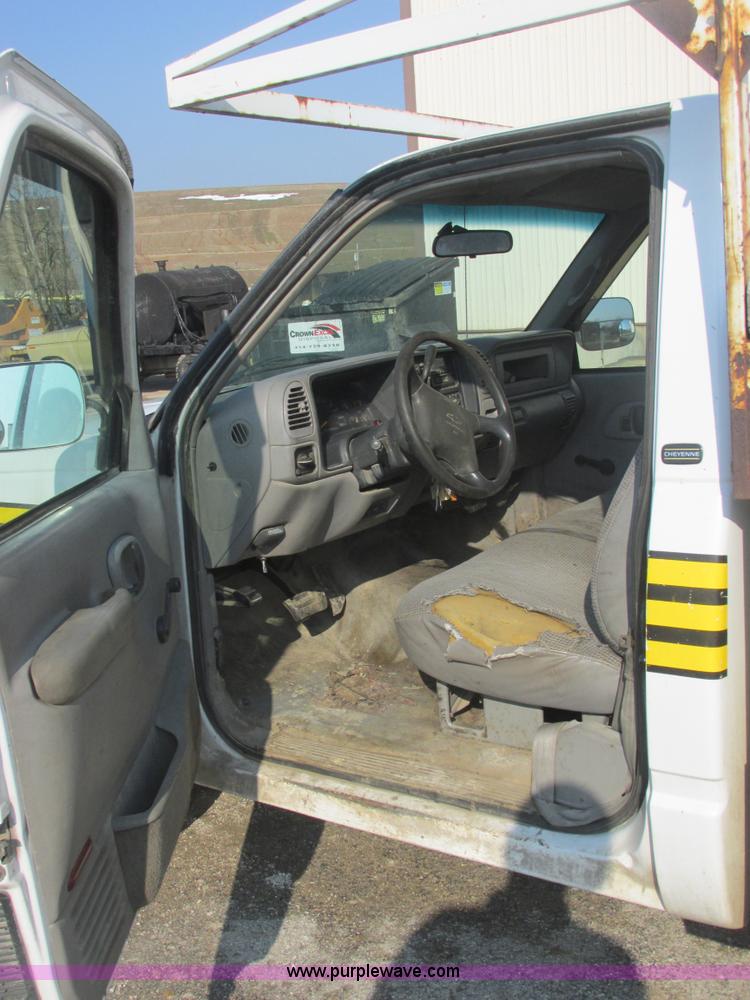image for item E7149 1998 Chevrolet 3500 service truck