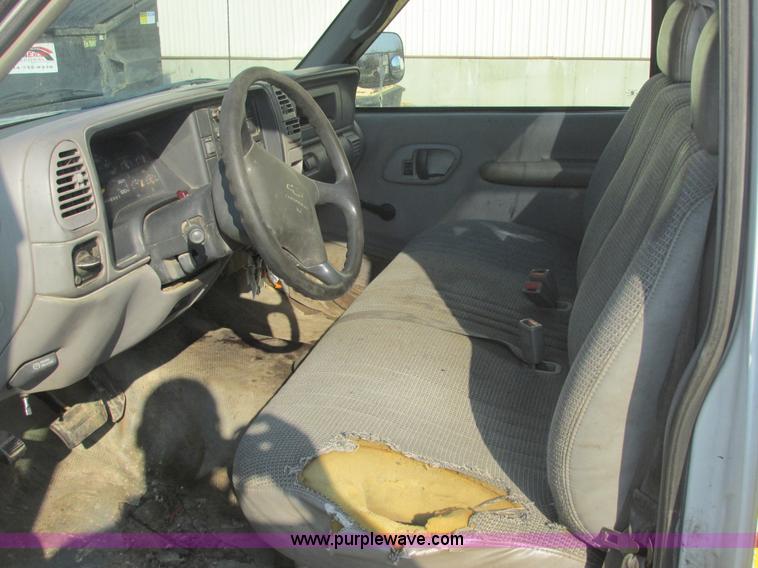 image for item E7149 1998 Chevrolet 3500 service truck