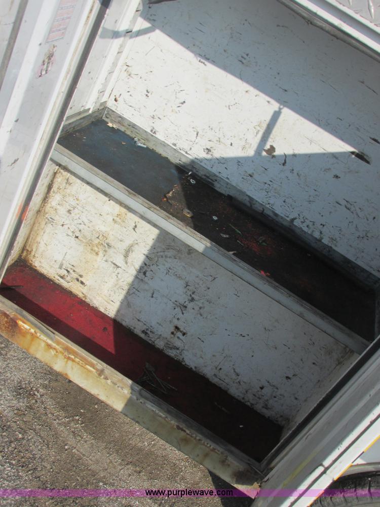 image for item E7149 1998 Chevrolet 3500 service truck