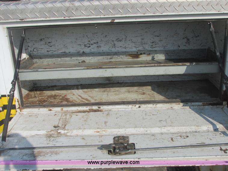 image for item E7149 1998 Chevrolet 3500 service truck