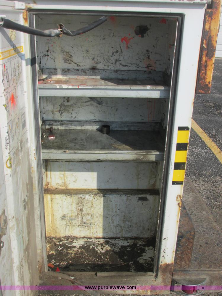 image for item E7149 1998 Chevrolet 3500 service truck