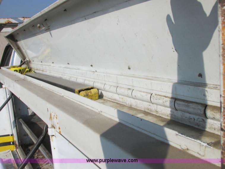 image for item E7149 1998 Chevrolet 3500 service truck