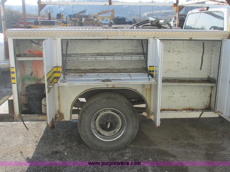 image for item E7149 1998 Chevrolet 3500 service truck