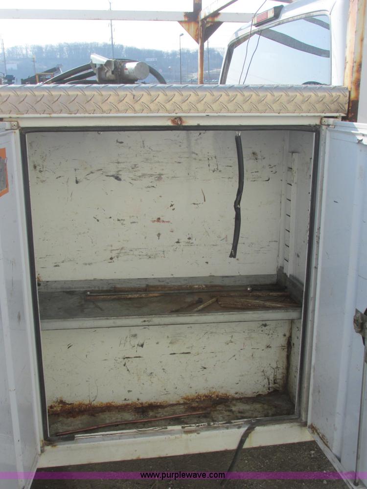 image for item E7149 1998 Chevrolet 3500 service truck