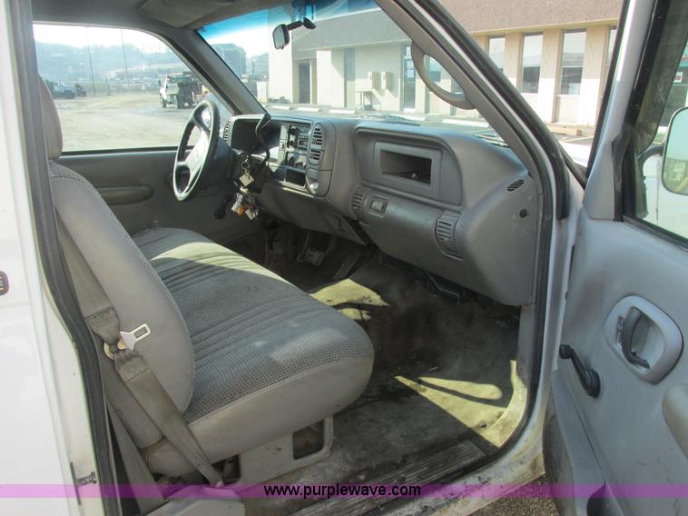 image for item E7149 1998 Chevrolet 3500 service truck