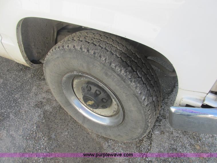 image for item E7149 1998 Chevrolet 3500 service truck