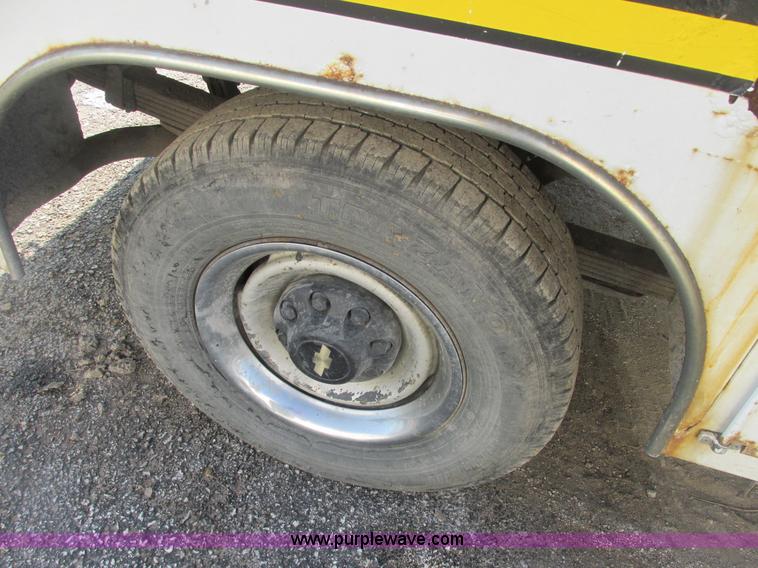 image for item E7149 1998 Chevrolet 3500 service truck