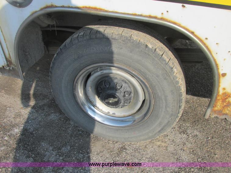 image for item E7149 1998 Chevrolet 3500 service truck