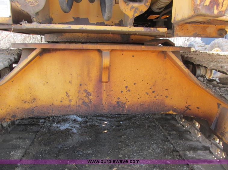 image for item E7157 1990 Case 688 excavator