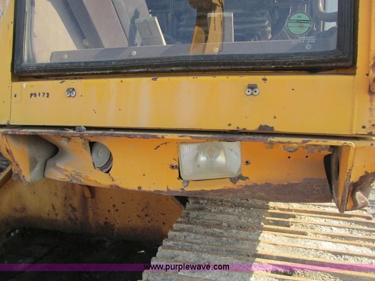 image for item E7157 1990 Case 688 excavator