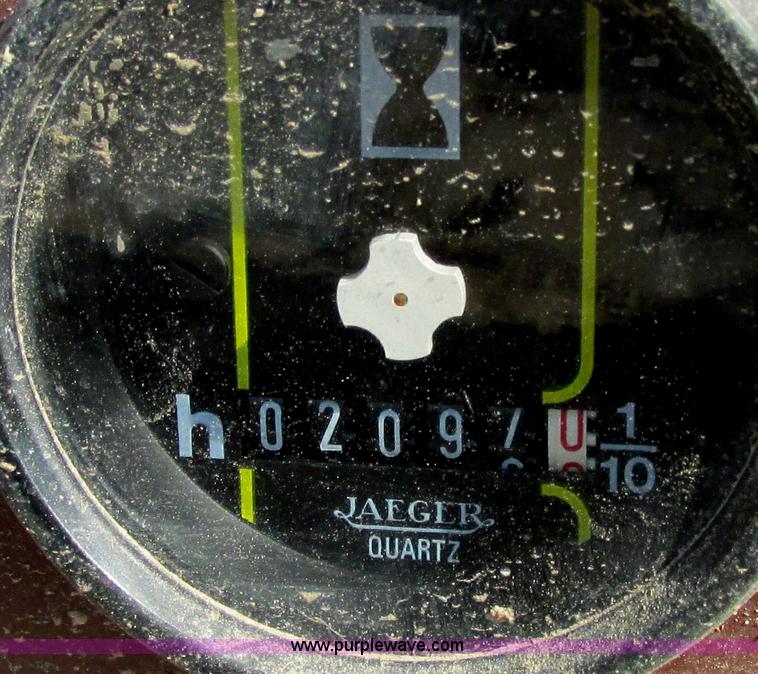 image for item E7157 1990 Case 688 excavator