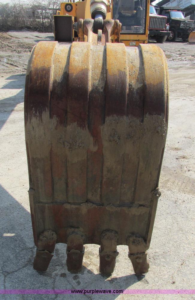 image for item E7157 1990 Case 688 excavator