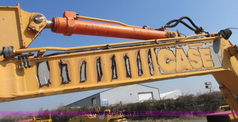 image for item E7157 1990 Case 688 excavator