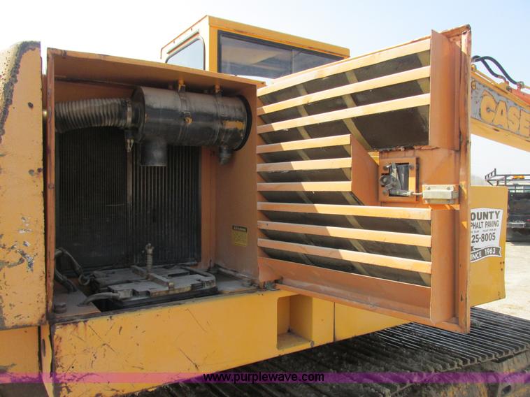 image for item E7157 1990 Case 688 excavator