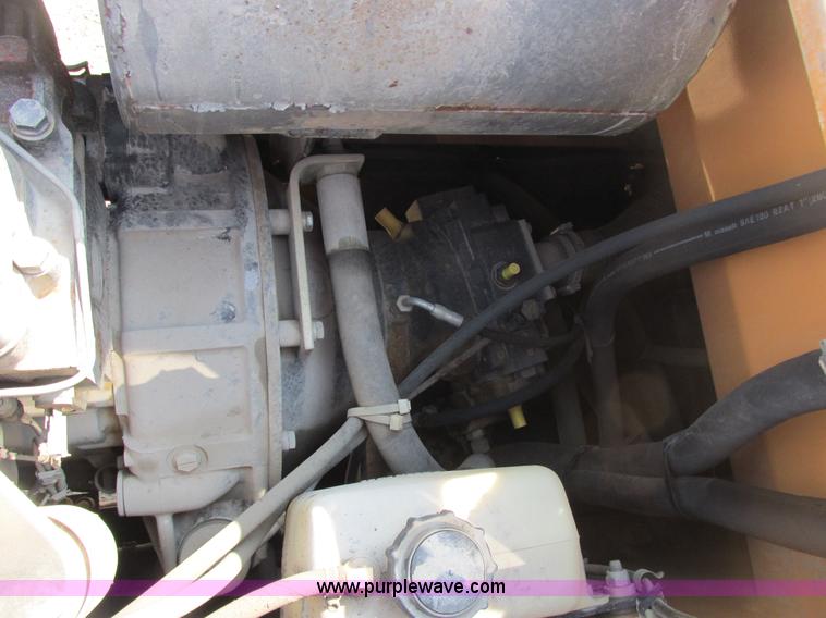 image for item E7157 1990 Case 688 excavator