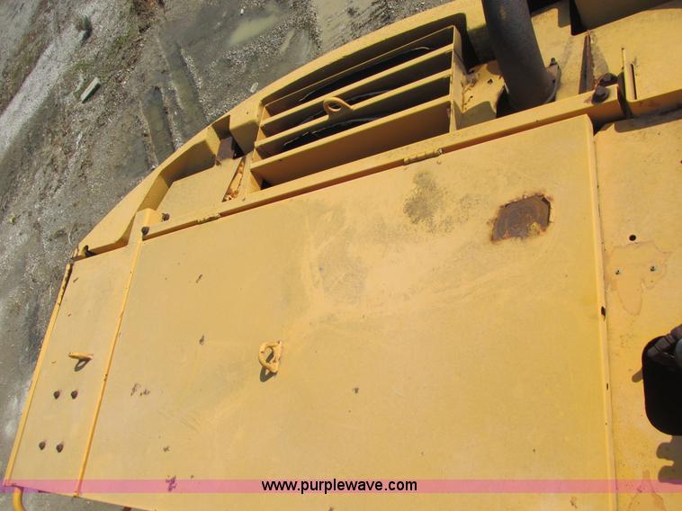 image for item E7157 1990 Case 688 excavator