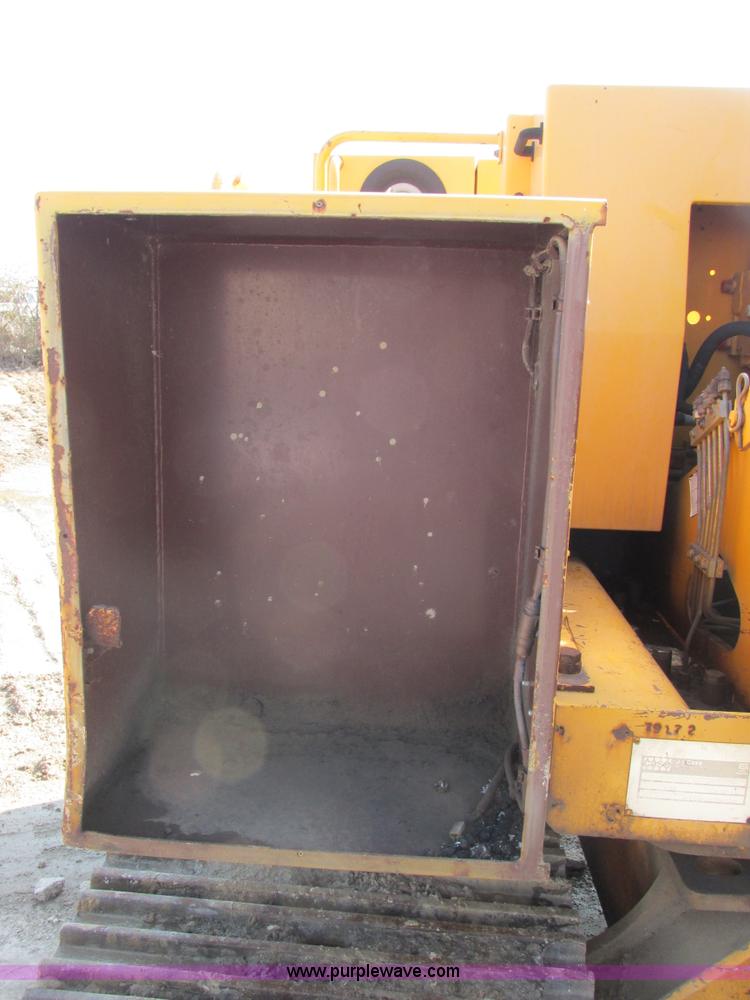 image for item E7157 1990 Case 688 excavator