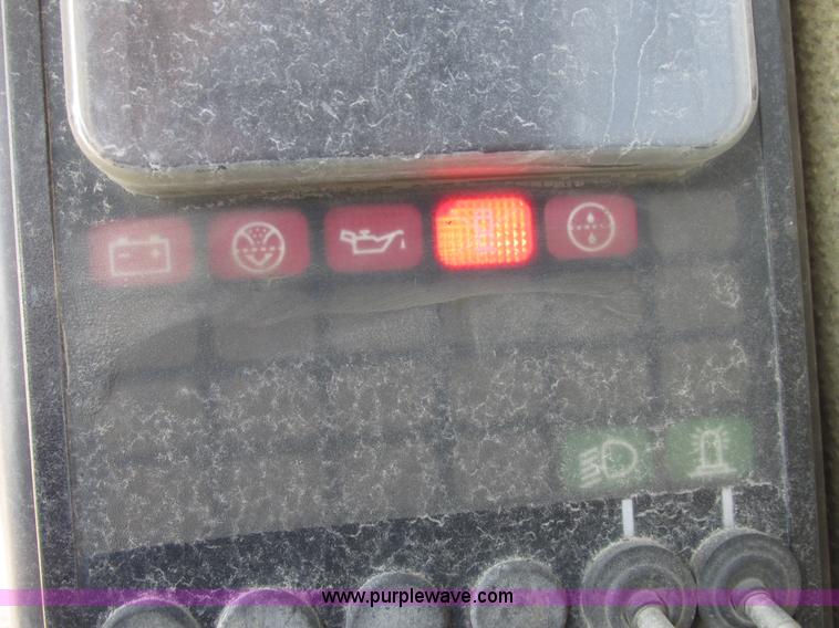 image for item E7157 1990 Case 688 excavator