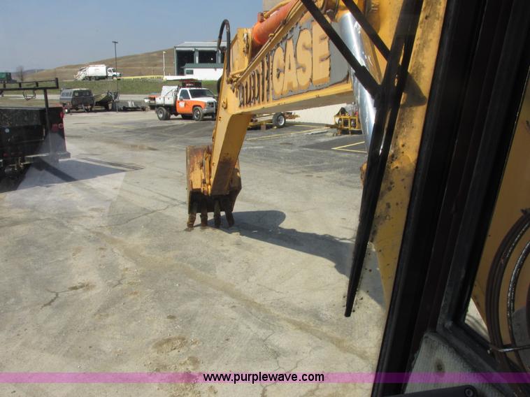 image for item E7157 1990 Case 688 excavator