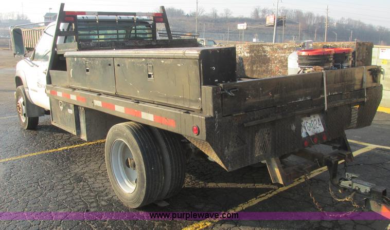 image for item E7158 1995 Chevrolet 3500 HD flatbed pickup truck