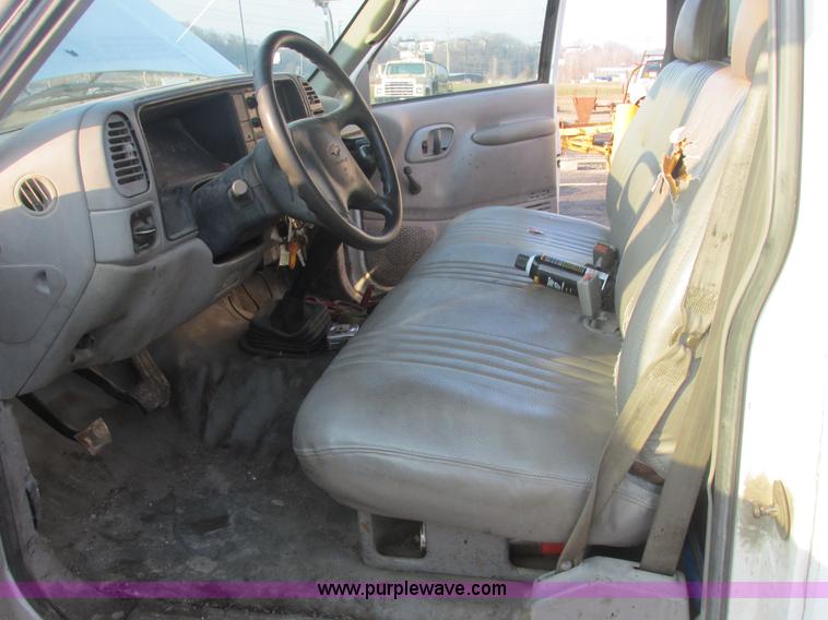 image for item E7158 1995 Chevrolet 3500 HD flatbed pickup truck