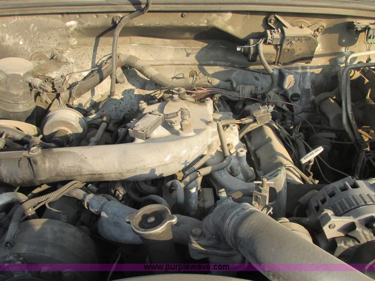 image for item E7158 1995 Chevrolet 3500 HD flatbed pickup truck