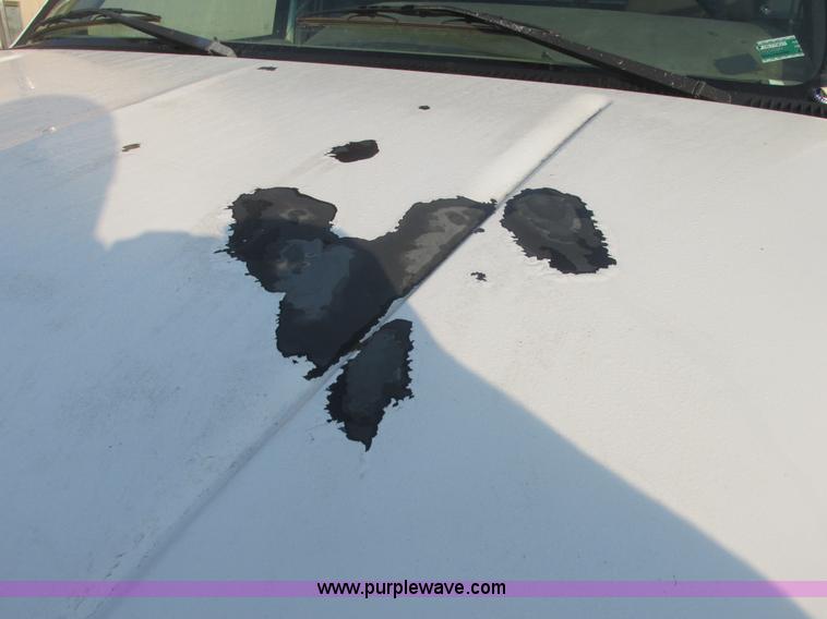 image for item E7158 1995 Chevrolet 3500 HD flatbed pickup truck