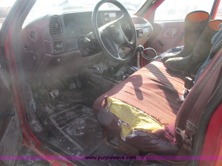 image for item E7165 1995 Chevrolet 3500 flatbed pickup truck