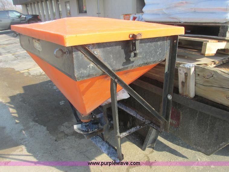 image for item E7165 1995 Chevrolet 3500 flatbed pickup truck