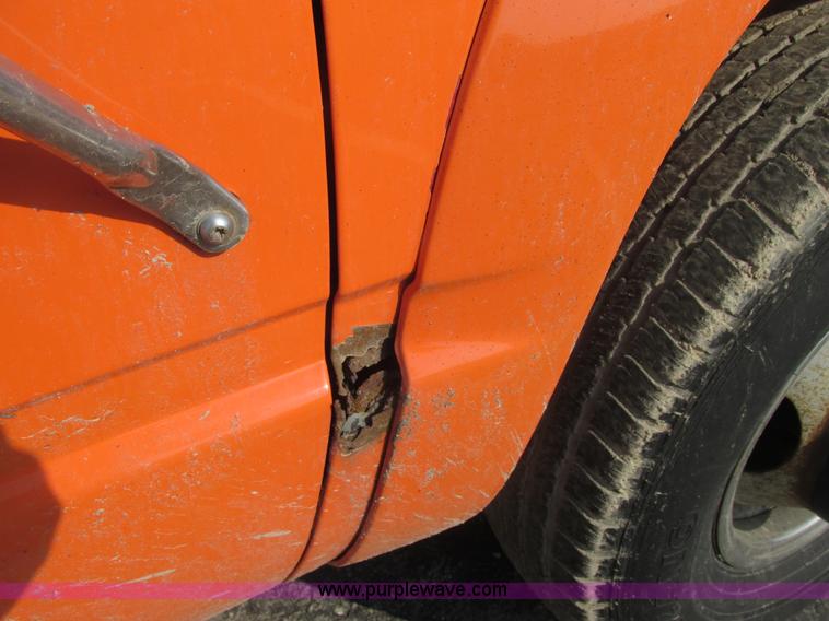 image for item E7165 1995 Chevrolet 3500 flatbed pickup truck