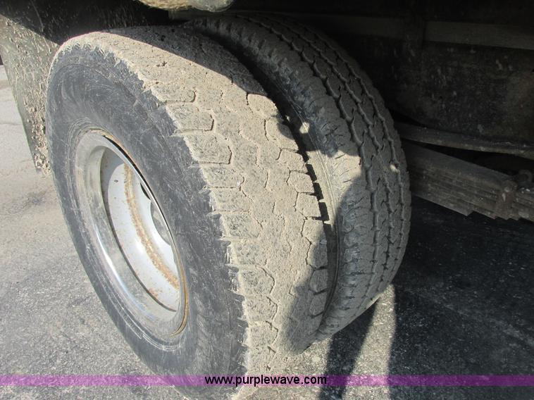 image for item E7165 1995 Chevrolet 3500 flatbed pickup truck