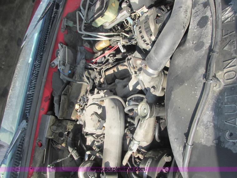 image for item E7165 1995 Chevrolet 3500 flatbed pickup truck