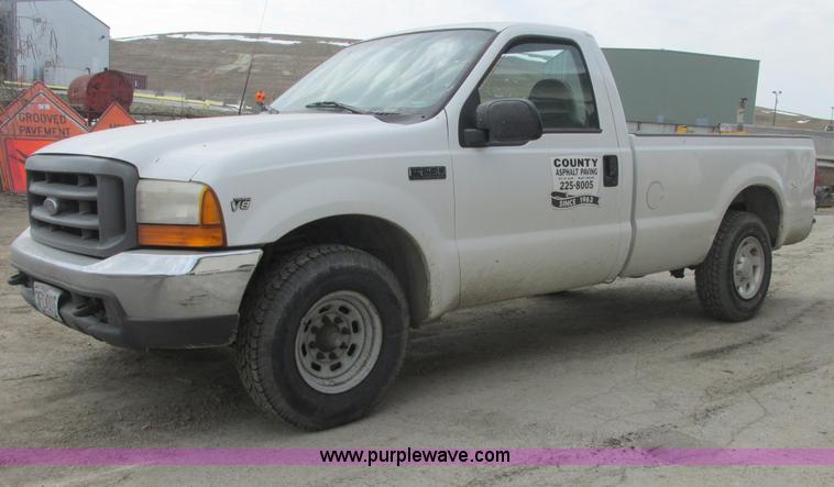 image for item E7169 2000 Ford F250 Super Duty XL pickup truck